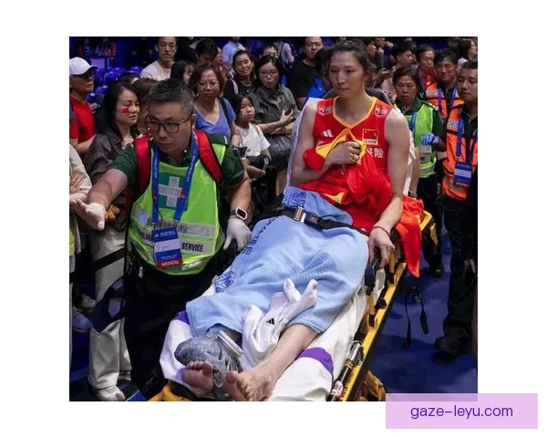 豪门对决点燃赛场激情青年新星闪耀夺冠之夜创历史辉煌全城沸腾时